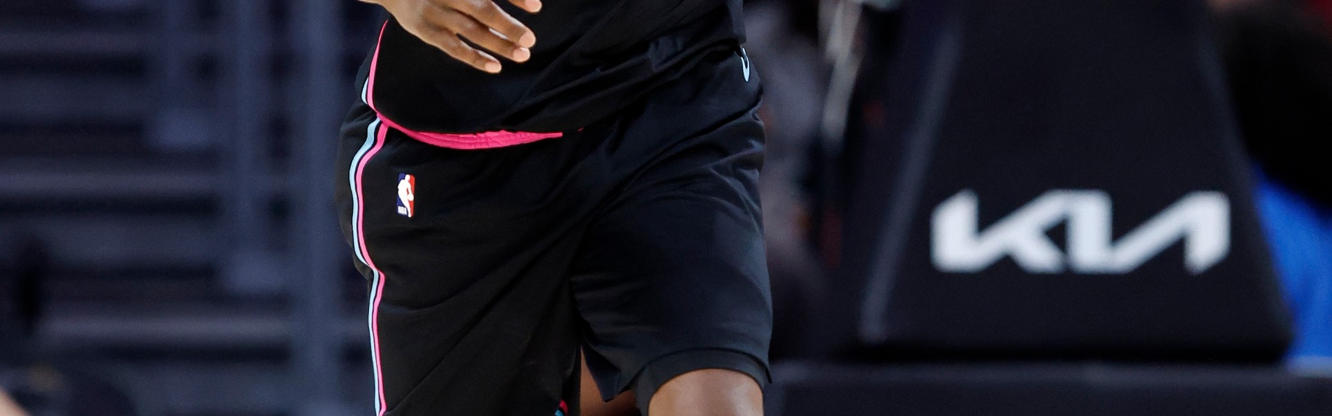 kaiyun-维金斯：和年轻人打球很享受 约维奇6尺10却像控卫一样推进节奏