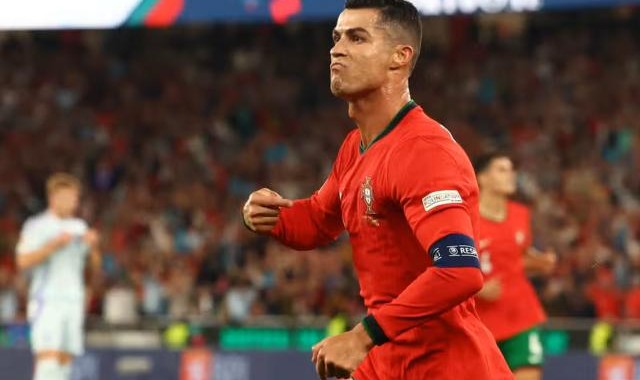 开云-C罗为何替补？马丁内斯：赛程太密集，要保护他