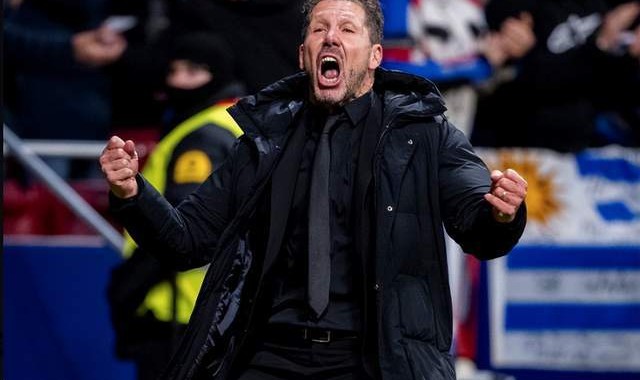 kaiyun-55岁西蒙尼搞心态：3-0领先 打手势挑衅亚马尔 后者无回应