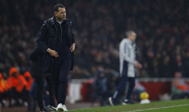 开云下载-失误送礼！电讯报：罗塞尼尔更喜欢约恩森，因为他出球比桑切斯好